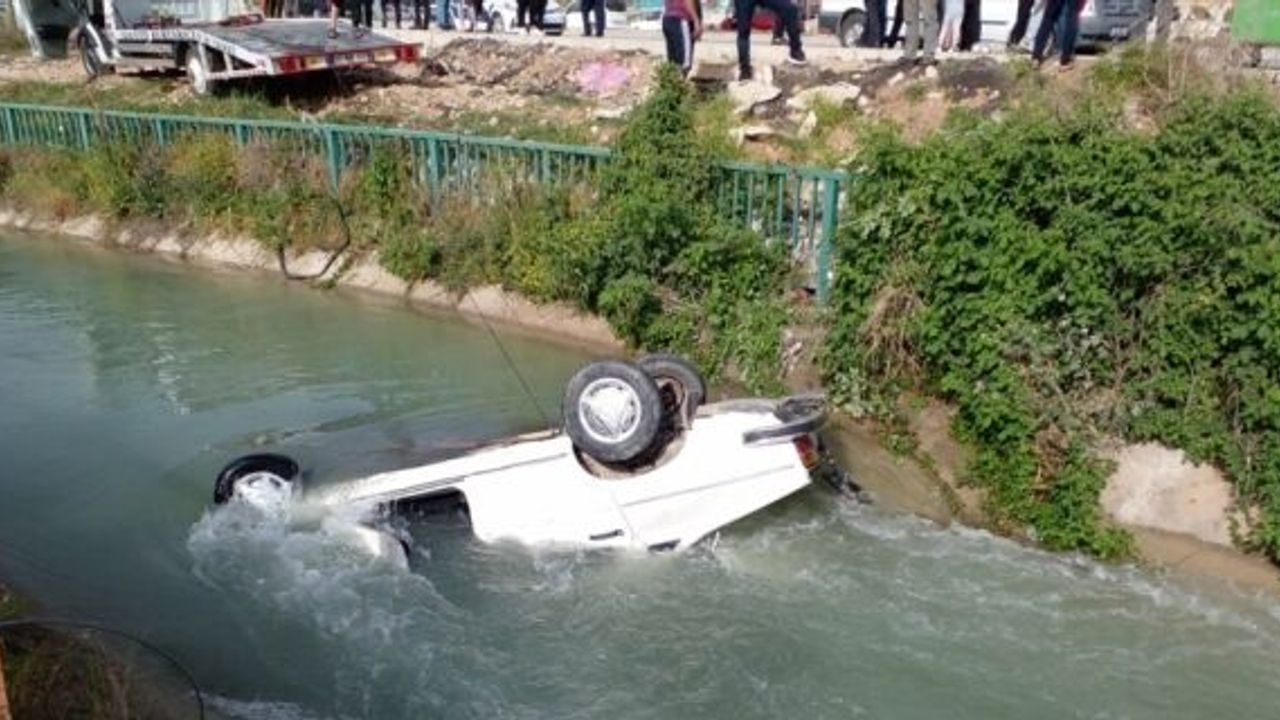 Osmaniye'de sulama kanalına devrilen otomobildeki 3 kişi yaralandı