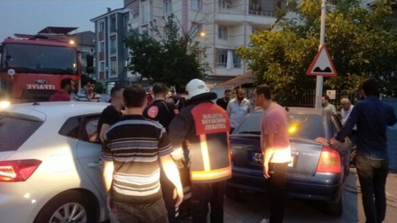 Malatya'da iki otomobilin çarpıştığı kazada 2 kişi yaralandı