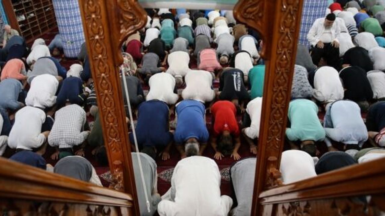 Adana, Mersin, Hatay ve Osmaniye'de Kurban Bayramı namazı kılındı