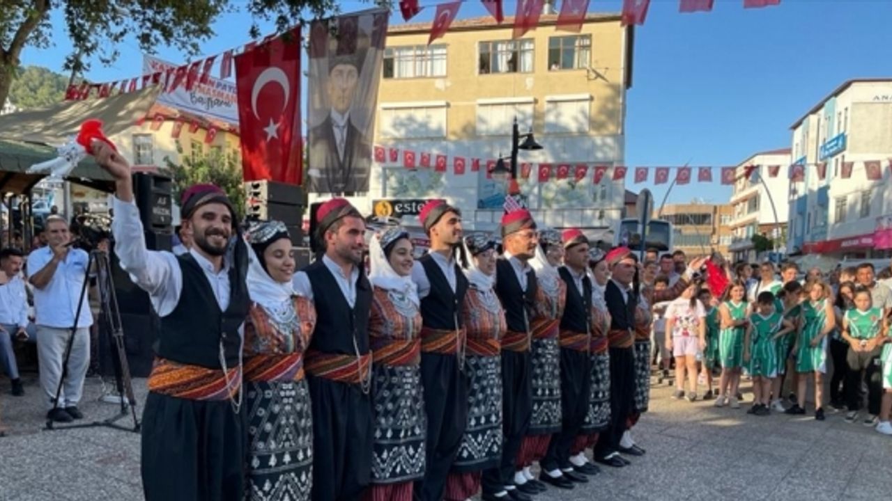 Mersin'de "14. Uluslararası Anamur Kültür ve Muz Festivali" düzenlendi