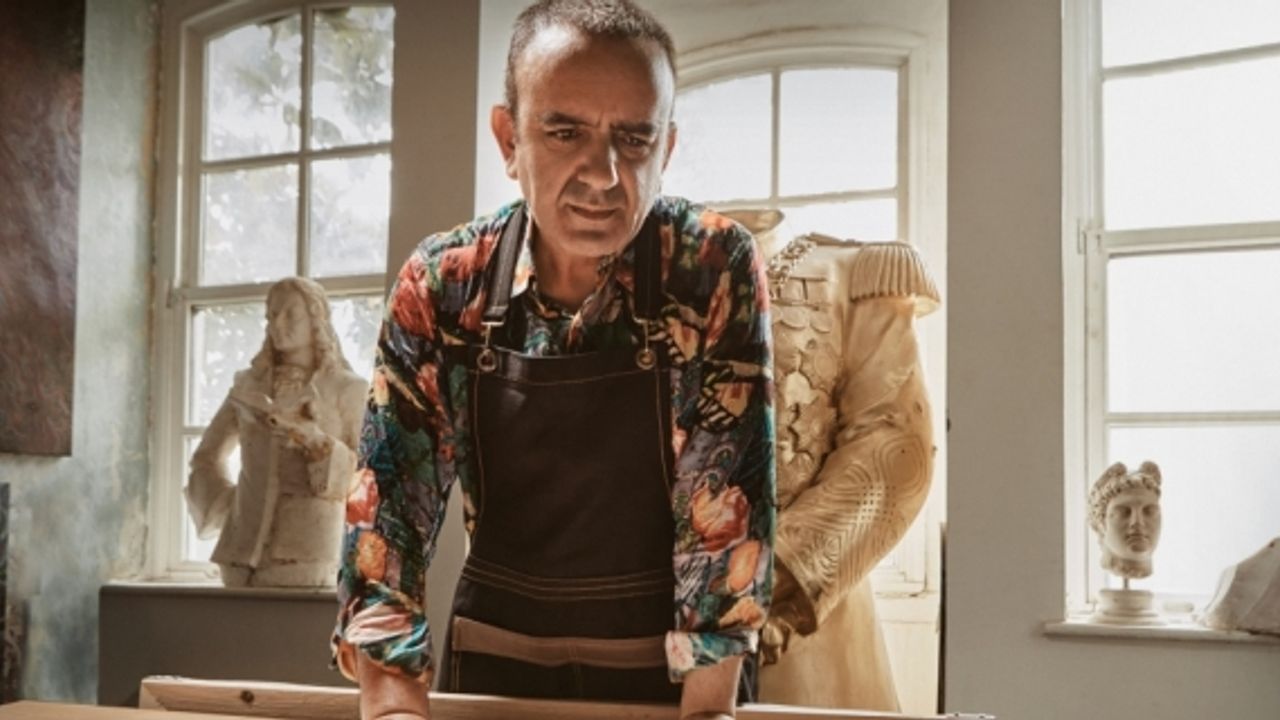 Ressam İsmail Acar'ın "Kaftan" eseri, Trendyol Sanat'ta satışa sunuldu