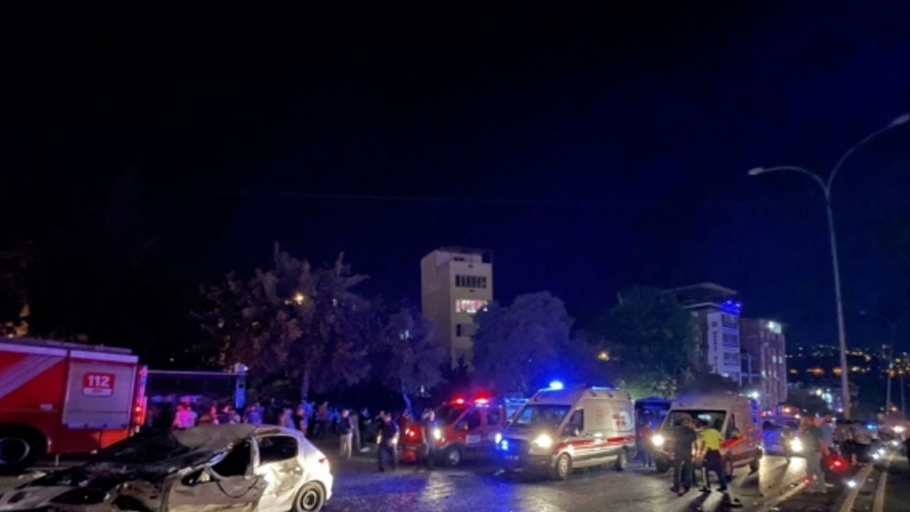 Kahramanmaraş'ta zincirleme trafik kazasında 3 kişi yaralandı