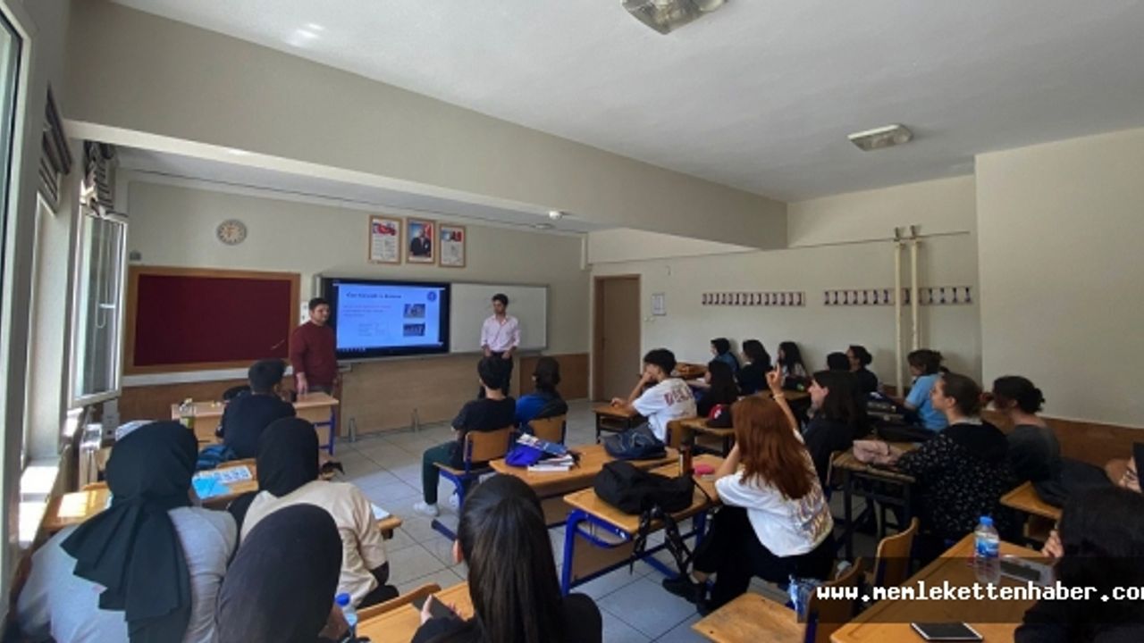 İstiklal Üniversitesi Bölüm Ve Programları Aday Öğrencilere Tanıtıldı