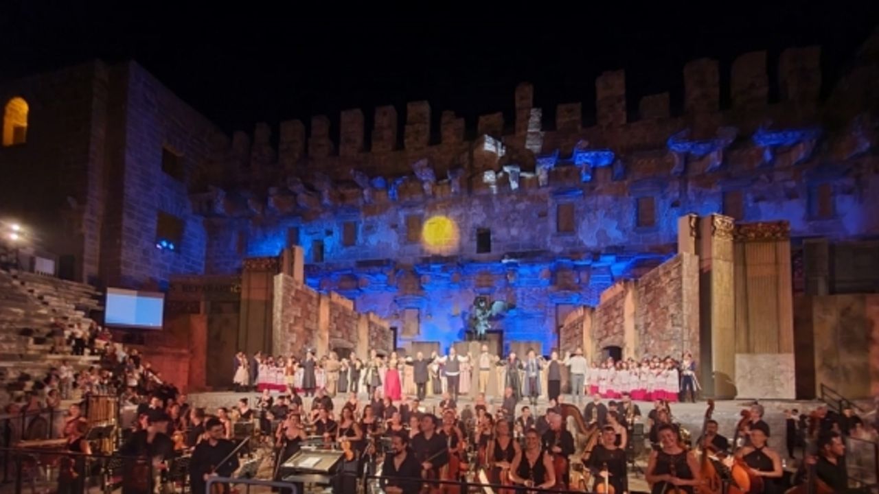 30. Uluslararası Aspendos Opera ve Bale Festivali'nde "Tosca" operası sahnelendi