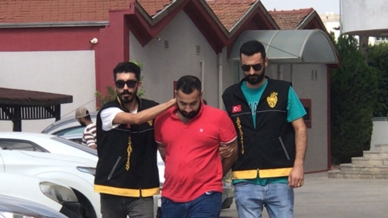 Adana'da bir kişiyi sokakta bıçaklayarak öldüren zanlı tutuklandı