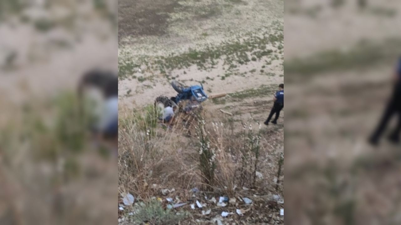 Adana'da şarampole devrilen traktörün sürücüsü yaralandı