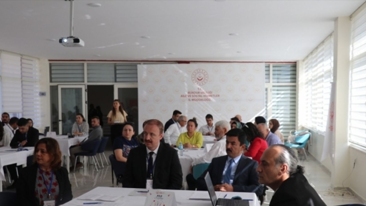 Burdur'da "Aile Çalıştayı" düzenlendi