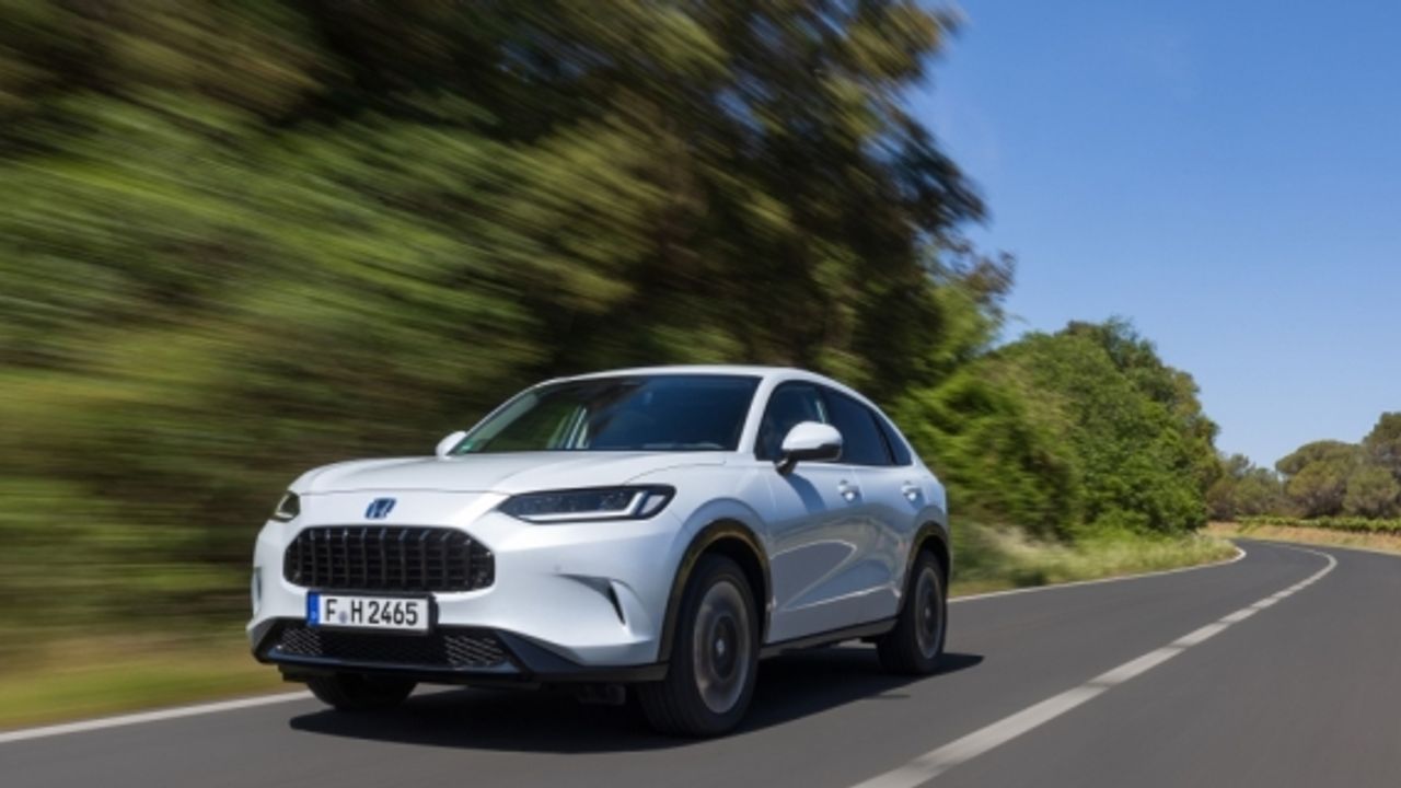 Honda'nın yeni hibrit SUV modeli ZR-V, Türkiye'de satışa çıkıyor