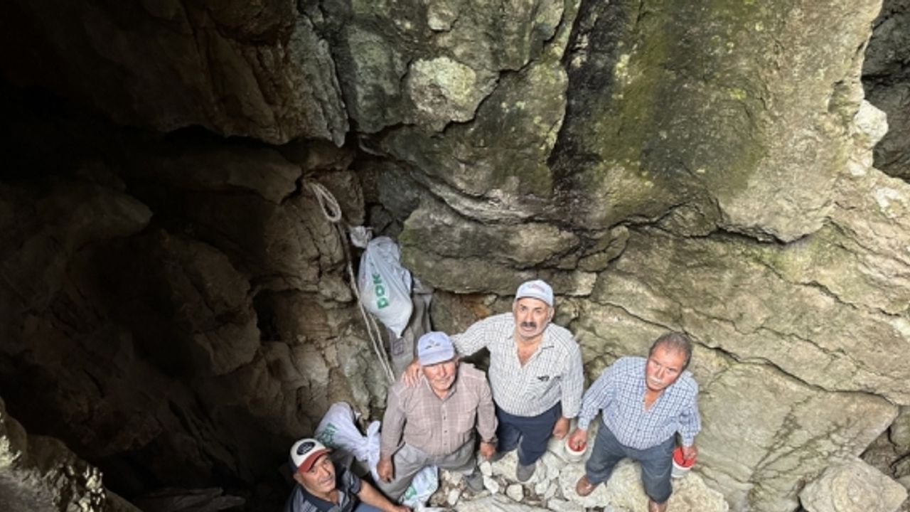 Toroslar'daki Çimi Yaylası'nda süt ürünleri sıcaktan obruklarda korunuyor