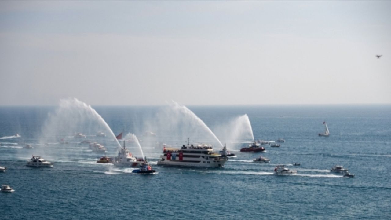Antalya'da Cumhuriyet'in 100. yılına özel deniz korteji yapıldı