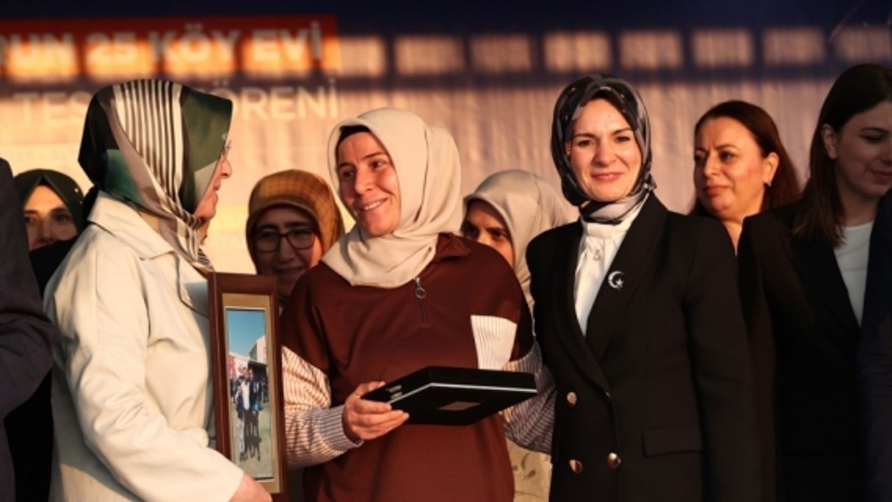 Bakanlar Özhaseki ve Göktaş, Hatay'da Babatorun Köyü Konutları anahtar teslim törenine katıldı