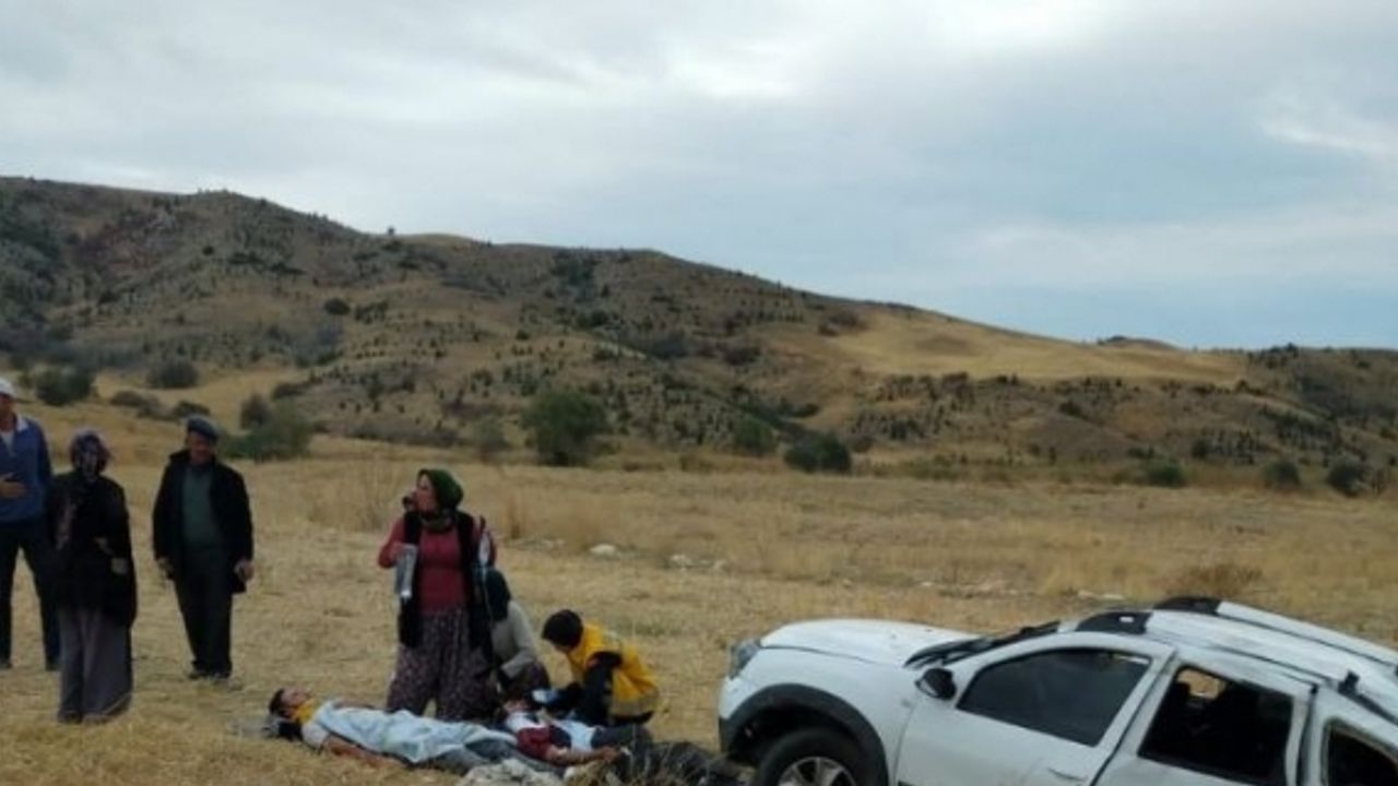 Burdur'da domuza çarpan otomobildeki 1 kişi öldü, 4 kişi yaralandı