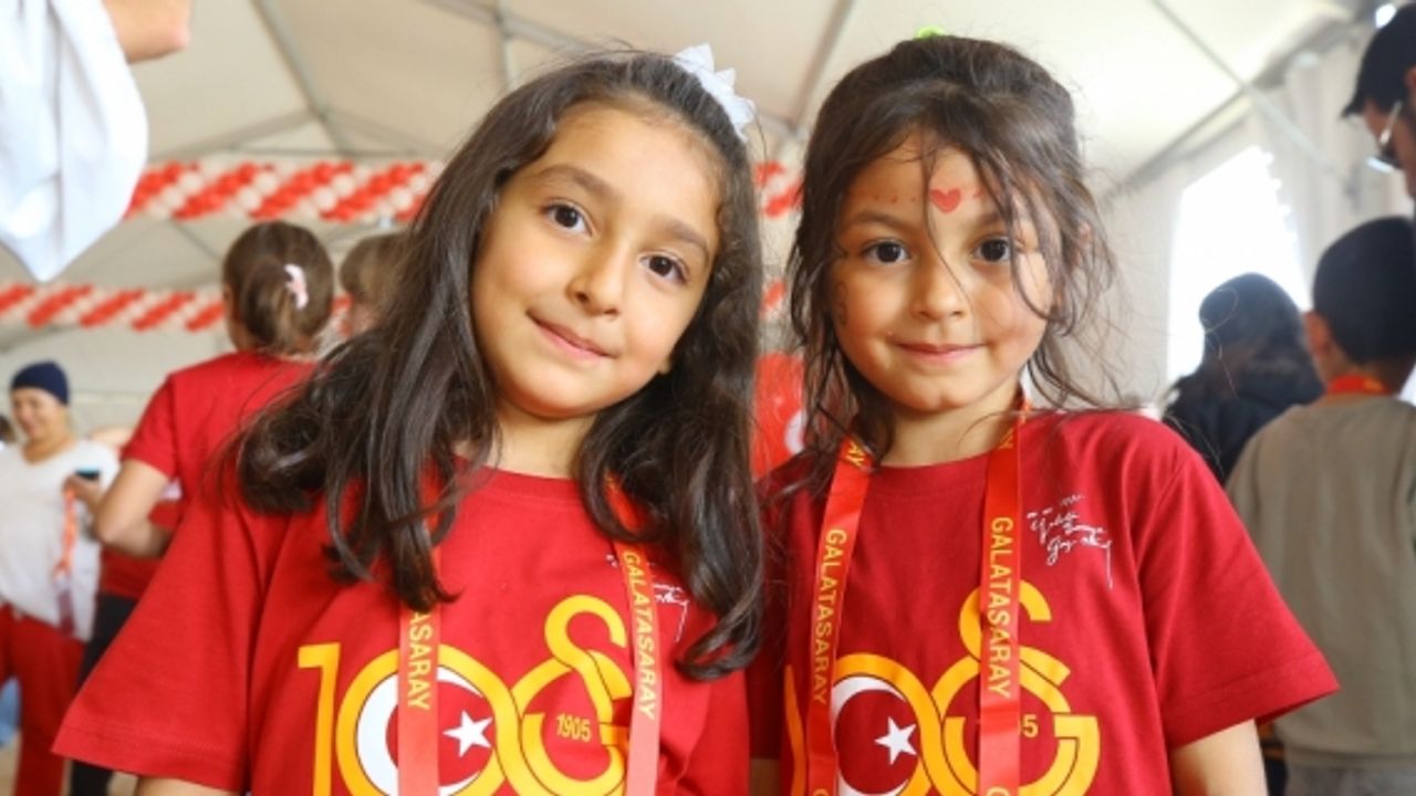 Galatasaray Kulübü, Cumhuriyet'in 100. yılını Kahramanmaraş'ta depremzede çocuklarla kutladı