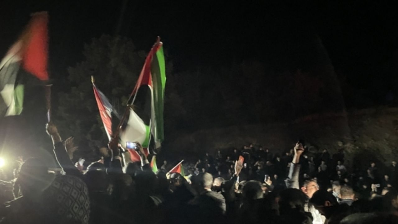 Malatya'da İsrail protestosu sırasında bir grup Kürecik Radar Üssü'ne gitmek istedi