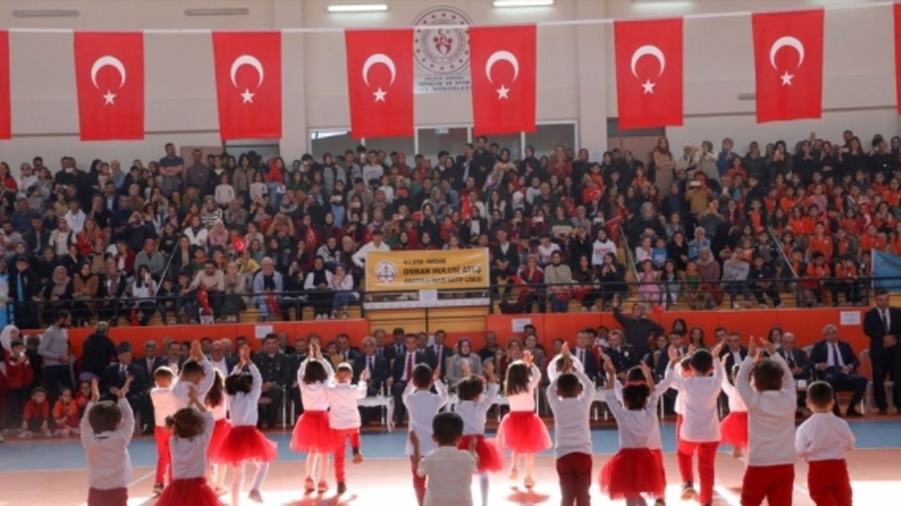 Malatya'nın ilçelerinde Cumhuriyet'in 100. yılı kutlanıyor