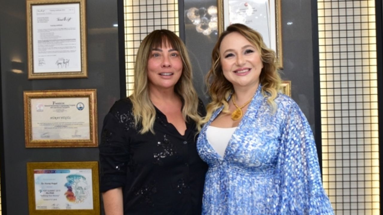 Şarkıcı Işın Karaca'ya, "saçkıran" için kök hücre tedavisine başlandı