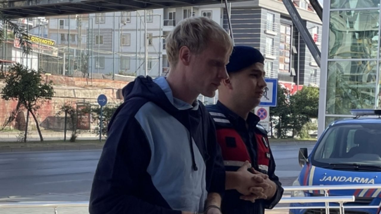 Alanya'da parasını çalan motosikletli 2 kişiyi, aracıyla çarparak öldüren Ukraynalı tutuklandı