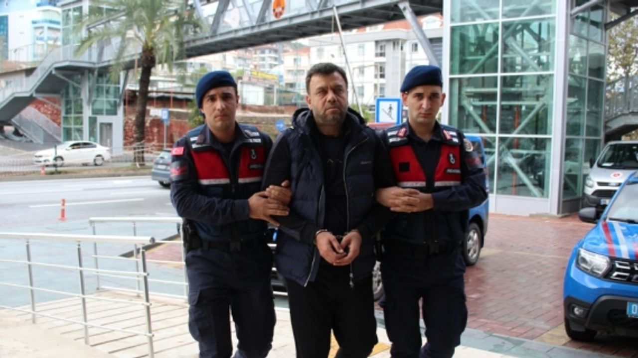 Alanya'da anne ve oğlunun öldüğü kazayla ilgili cip sürücüsü tutuklandı