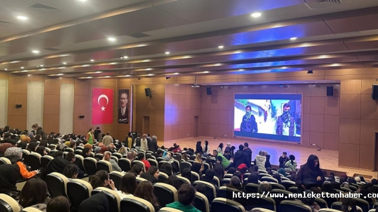 “Aybüke; Öğretmen Oldum Ben!” Göksun’da İzleyici İle Buluştu