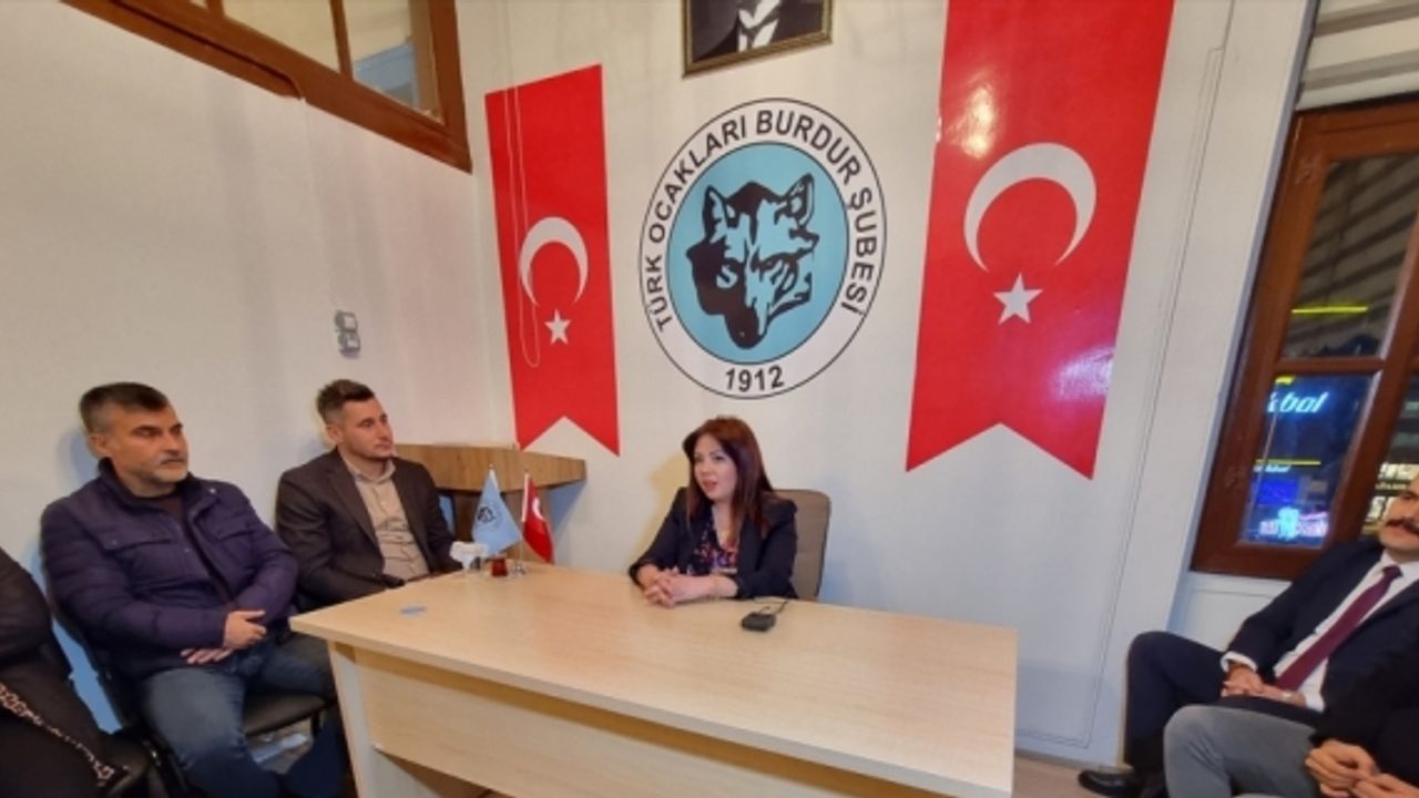 Burdur'da Türk Ocaklarınca düzenlenen konferansta "susuz tarım" anlatıldı