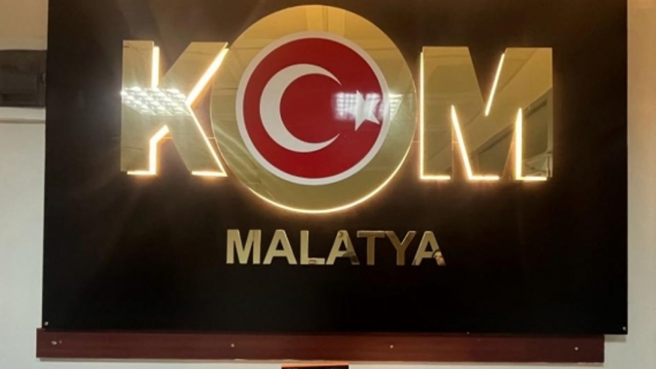 Malatya'da gümrük kaçağı 54 cep telefonu ele geçirildi
