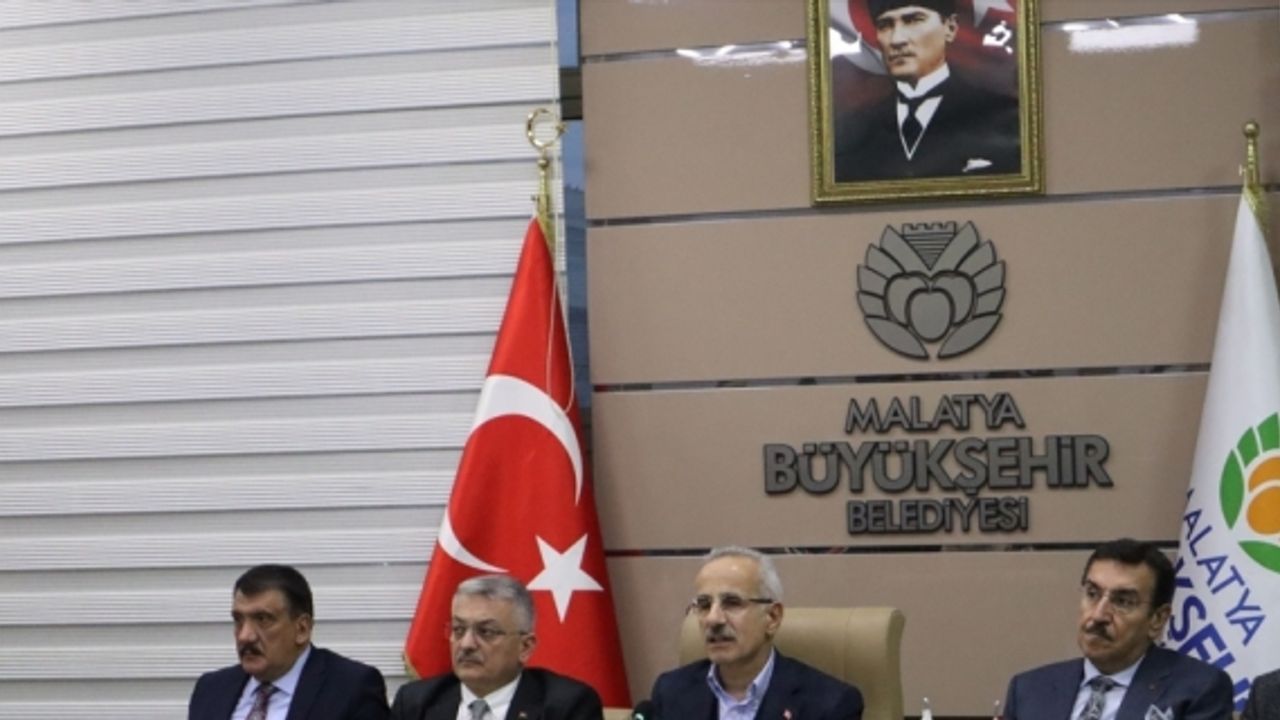 Ulaştırma ve Altyapı Bakanı Uraloğlu, Malatya'da Koordinasyon Toplantısı'na katıldı