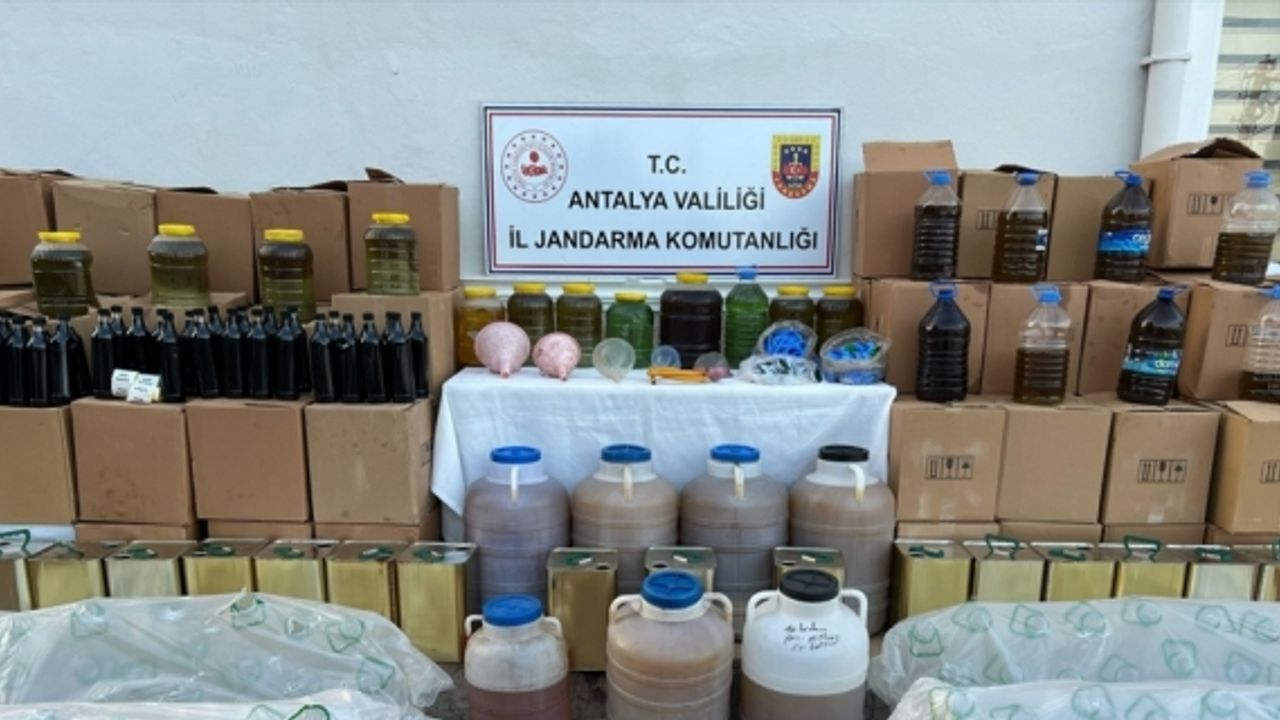Antalya'da 3,5 ton sahte zeytinyağı ele geçirildi