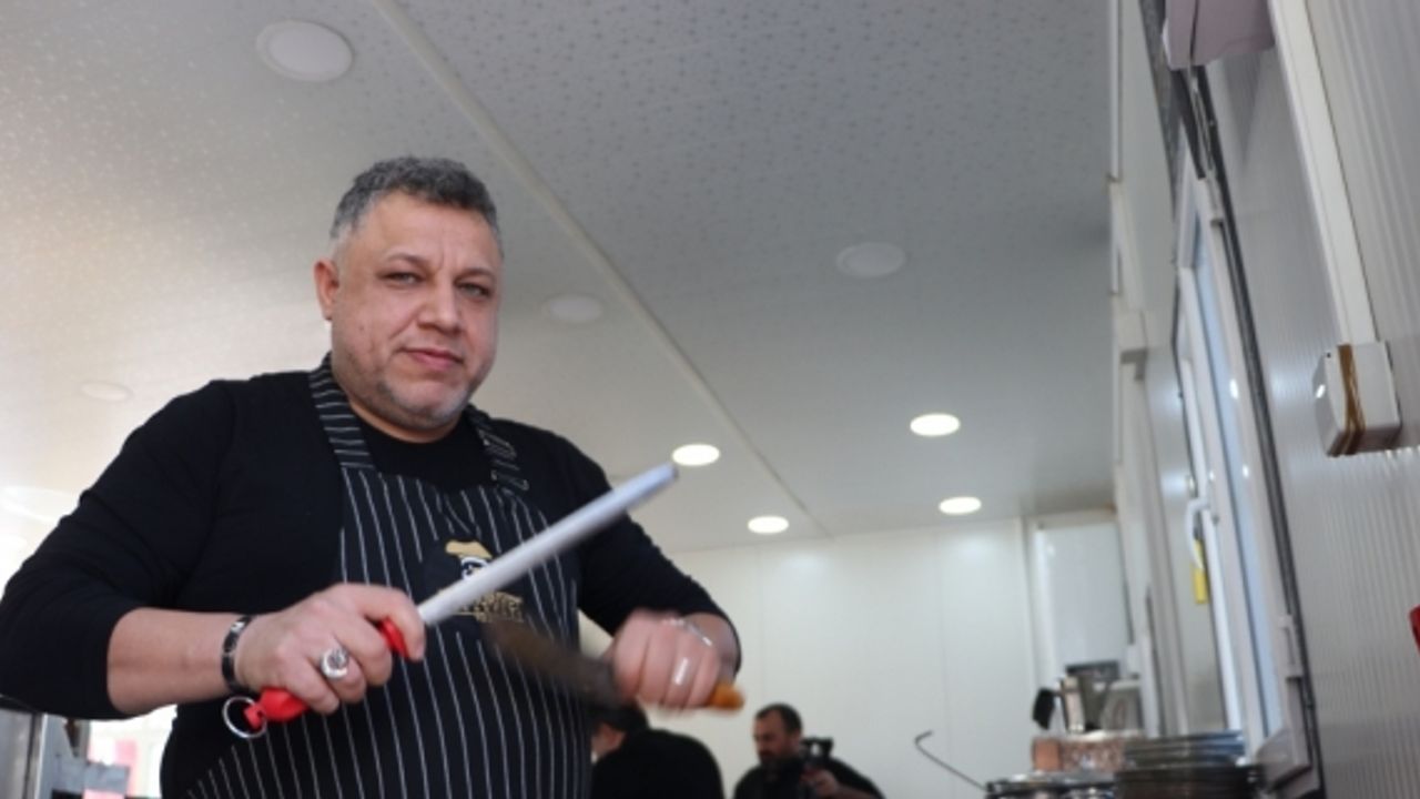 Depremde yıkılan asırlık lokanta, prefabrik yapıda hizmet veriyor