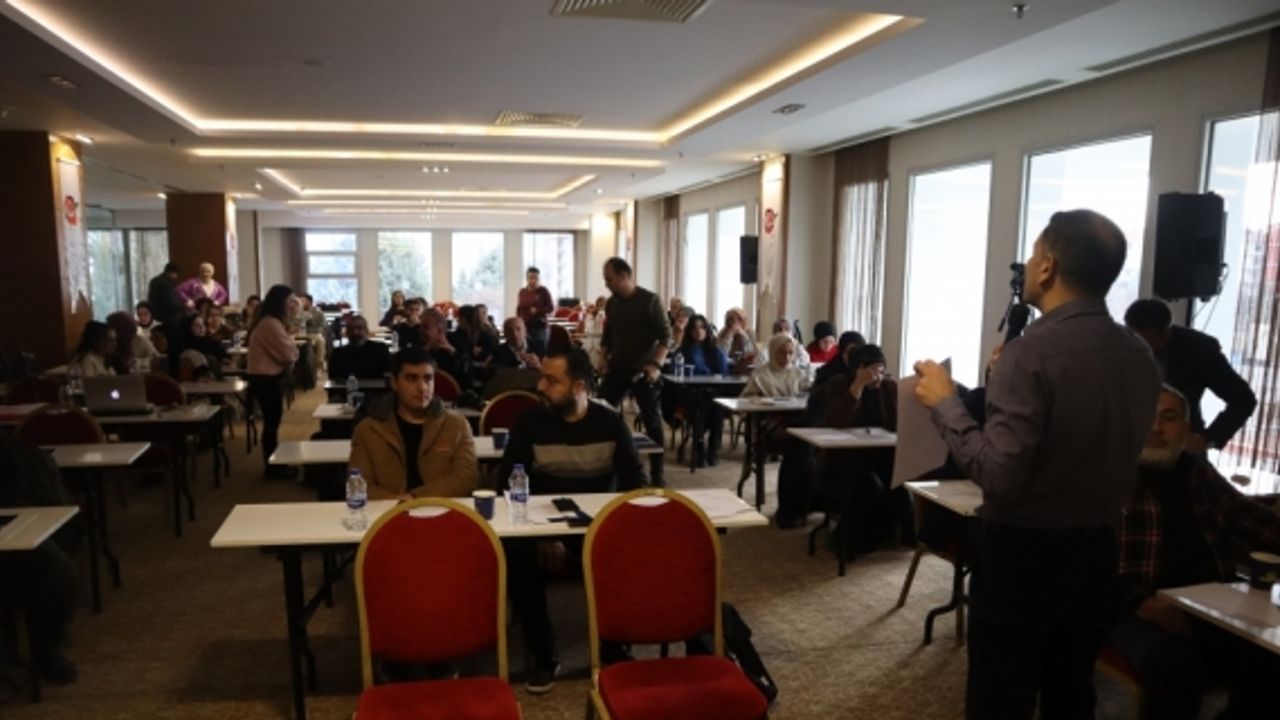 Malatya'da "Deprem Bölgesi Yerel Basının Durumu Eğitim Çalışması Programı" sona erdi