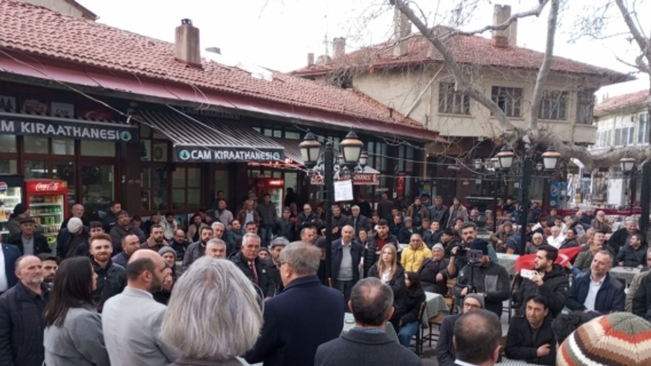 Gelecek Partisi Genel Başkanı Davutoğlu, Yalvaç'ı ziyaret etti