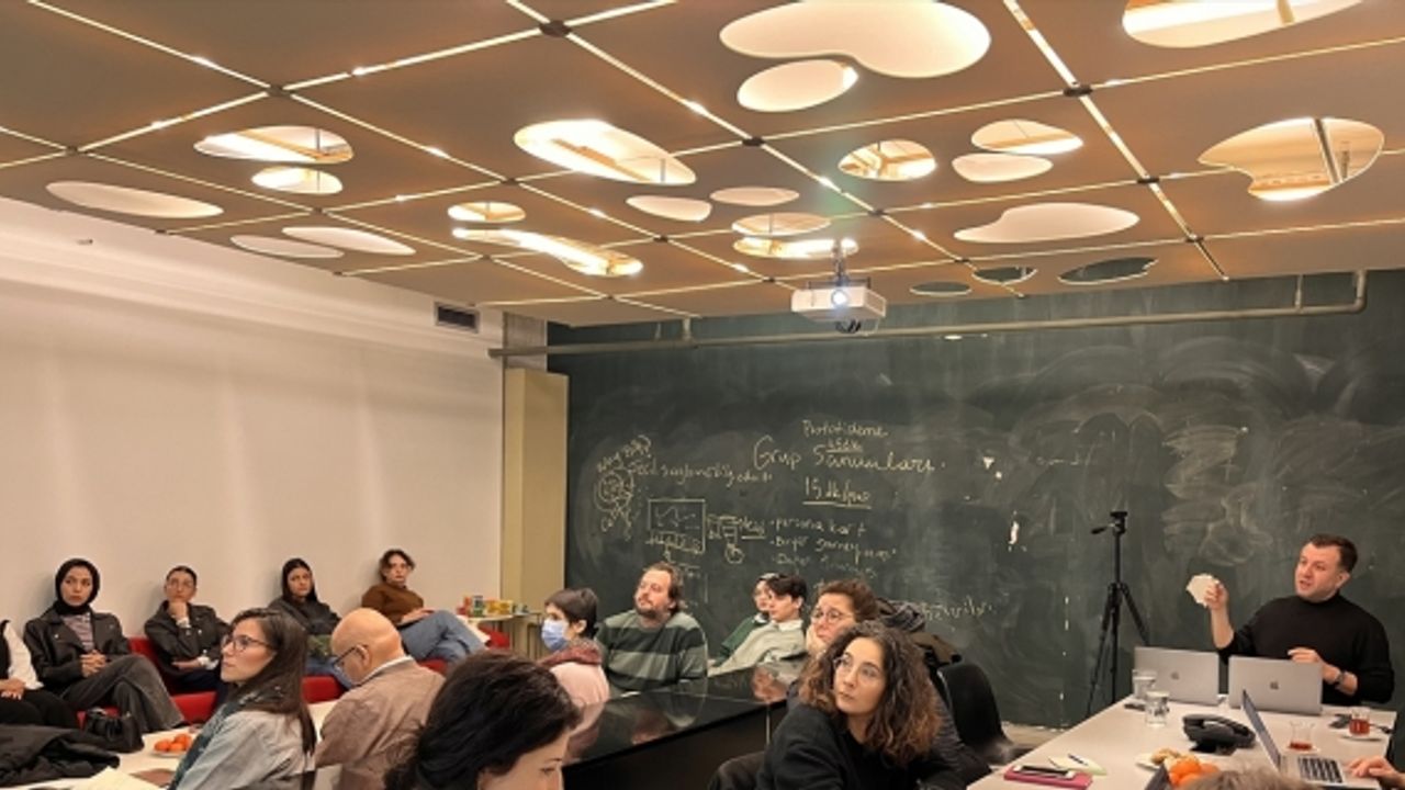 Refakatsiz çocuklar Türkiye'ye aile desteğiyle göç ediyor