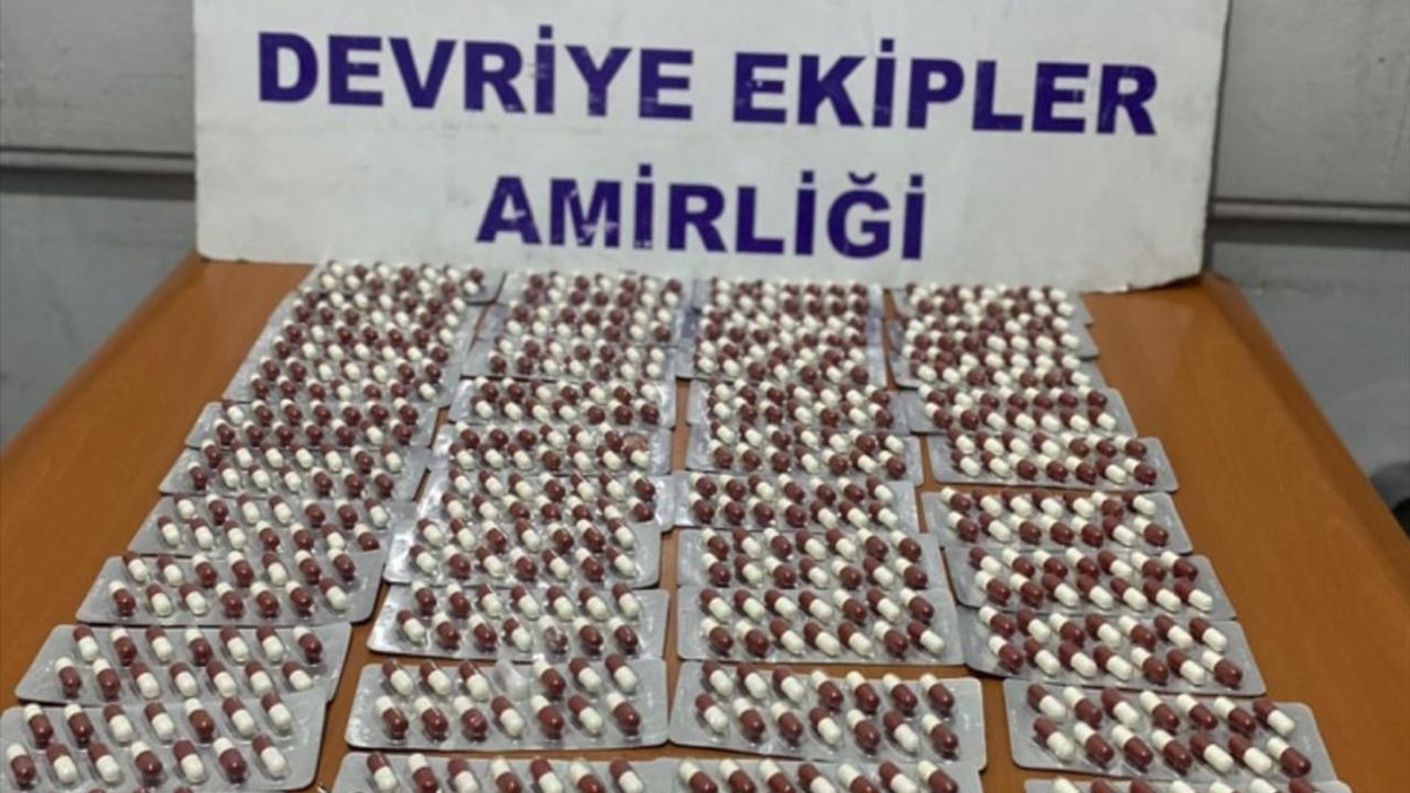 Malatya'da polisten kaçarken motosikletten uyuşturucu atan 2 şüpheli yakalandı