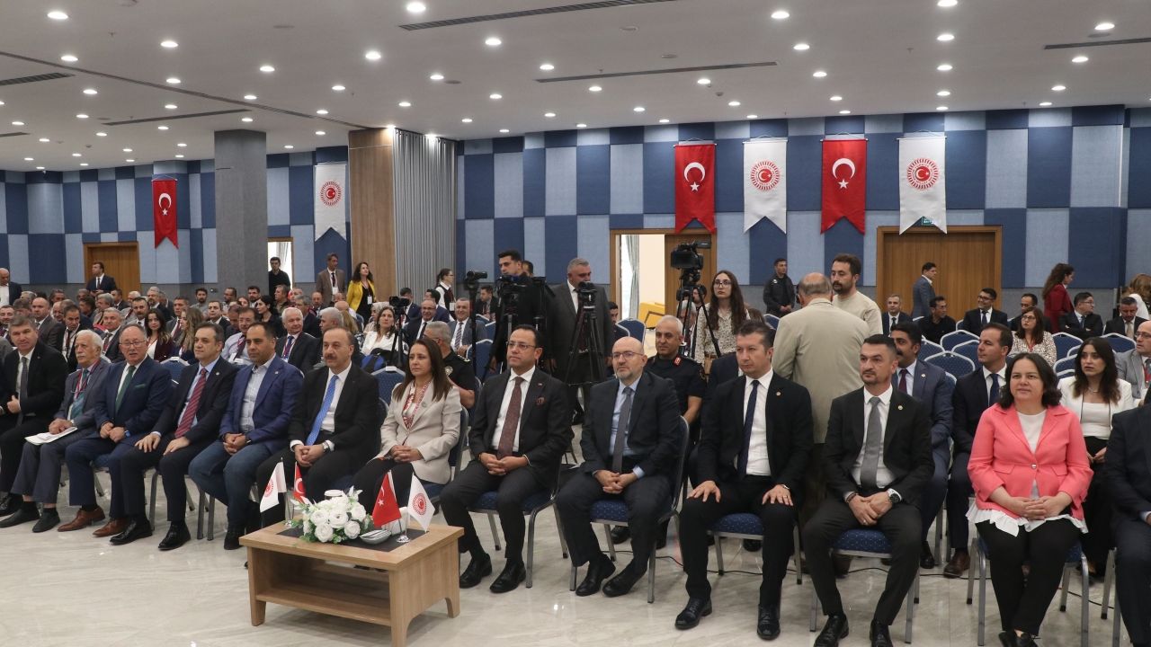 Burdur'da Zirai Don Olayını Araştırma Komisyonu Çalıştayı düzenlendi