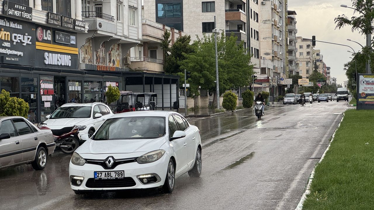 Kahramanmaraş ve Kilis'te sağanak etkili oldu