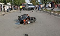 Adana'da minibüsle çarpışan motosikletteki 2 kişi öldü