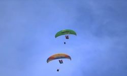 Alanya'da şehit aileleri ve gaziler yamaç paraşütüyle uçuş yaptı