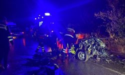 Isparta'da otomobille kamyonetin çarpıştığı kazada 4 kişi öldü
