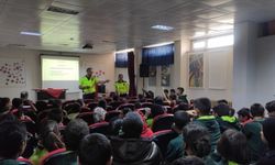 Kale'de polisten öğrencilere trafik eğitimi