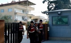 Mersin'de komşusunu av tüfeğiyle öldürdüğü iddia edilen zanlı tutuklandı
