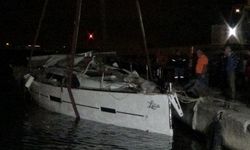 Mersin'de yelkenli tekne battı