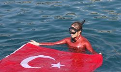 Milli sporcu Şahika Ercümen, Cumhuriyet'in 100. yılı nedeniyle özel dalış gerçekleştirdi