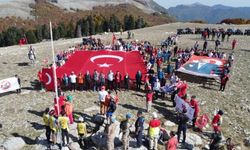 Osmaniye'de 300 dağcı, Cumhuriyet'in 100. yılını Keldaz Dağı'na tırmanarak kutladı