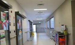 Adana Şehir Hastanesi Çocuk Kemik İliği Nakil Merkezi'nin ruhsatı teslim edildi