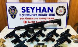 Adana'da akaryakıt istasyonunda ruhsatsız silah ve uyuşturucu ele geçirildi