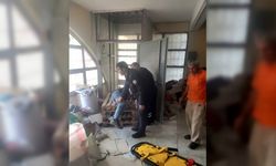 Adana'da asansör kabiniyle duvar arasında sıkışarak yaralanan kişiyi itfaiye kurtardı