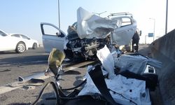 Adana'da ölümlü kazaya yol açan aracın otoyolda ters yönde seyretmesi kamerada