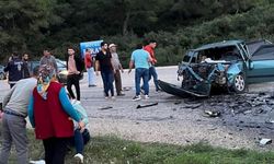 Antalya'da iki otomobil çarpıştı, 1 çocuk öldü, 8 kişi yaralandı