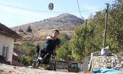 Burdurlu bedensel ve görme engelli sporcunun hayalleri köyüne sığmıyor
