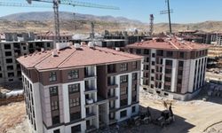 Depremden etkilenen Yeşilyurt'ta 2 bin konutun kaba inşaatı tamamlandı