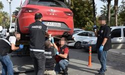 Mersin'de otomobilin tamponuna gizlenmiş 8 kilo 736 gram esrar ele geçirildi
